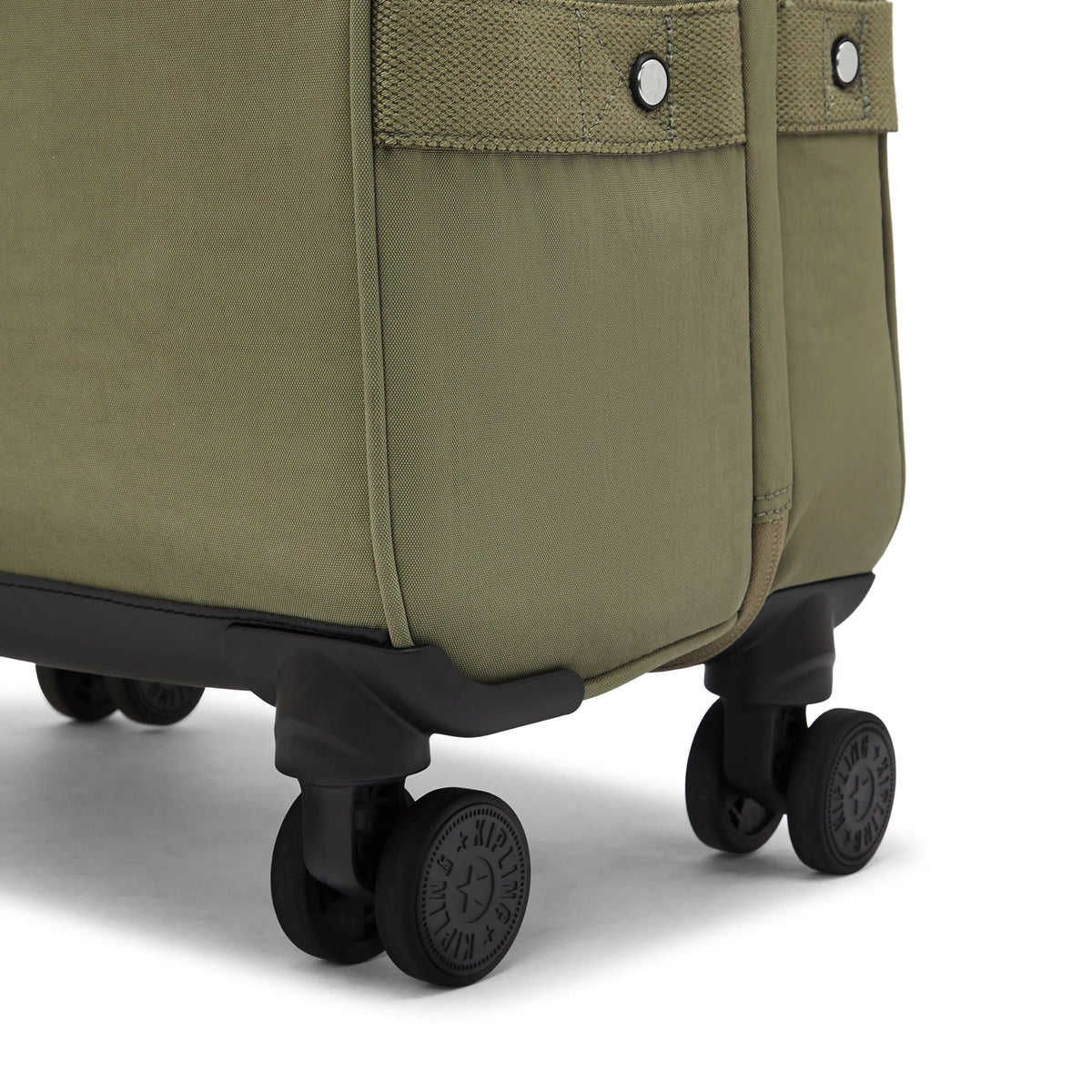 Spontaneous Medium Rolling Luggage