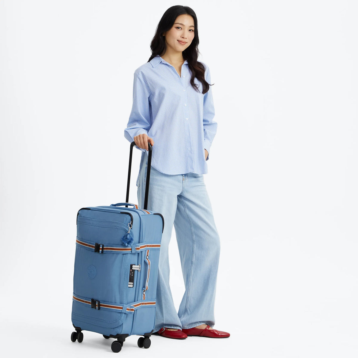 Spontaneous Medium Rolling Luggage