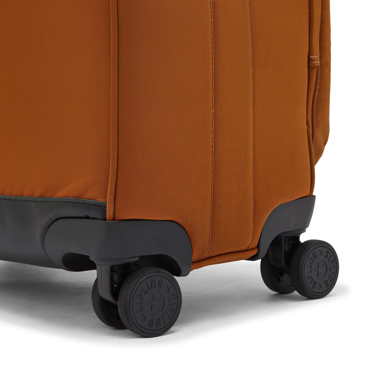 Jet Medium Rolling Luggage